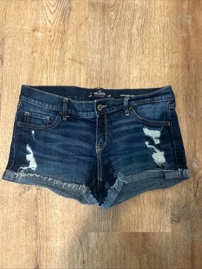 Hollister women’s size 7, W 28, low rise, short shorts